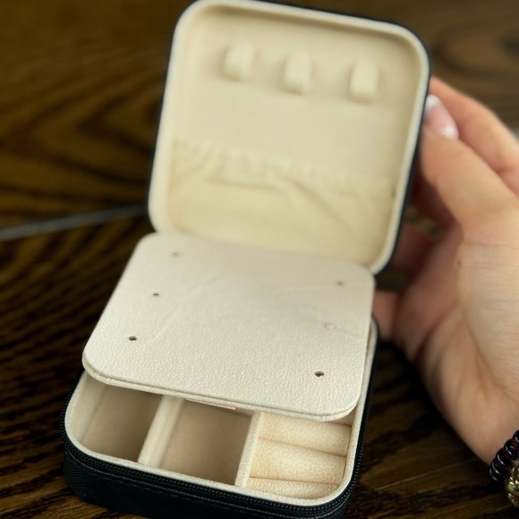 Western Etched Black and Silver Jewelry Box - Picture 4 of 4